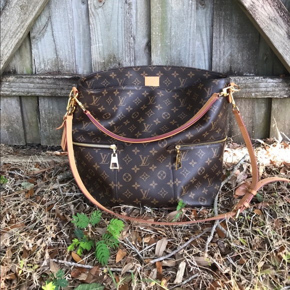 Meet your Posher, Posh Mom - Picture 1 of 1